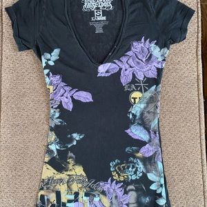 True love False idols women’s tshirt